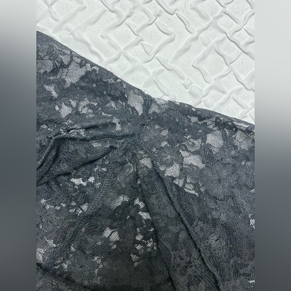 NWT ⚜️🖤⚜️ Costume dept. 🖤 floral sheer shorts size XS - Picture 13 of 15